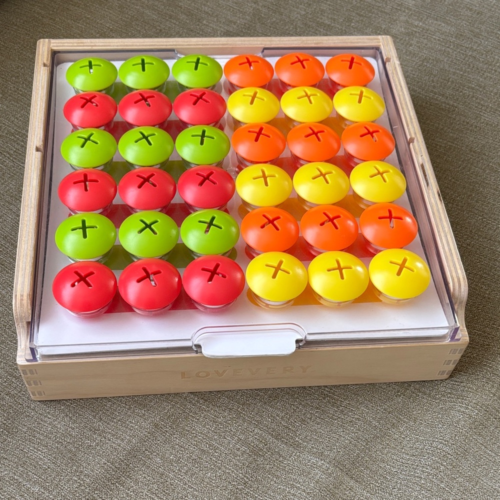 Lovevery Buttons Pattern Puzzle